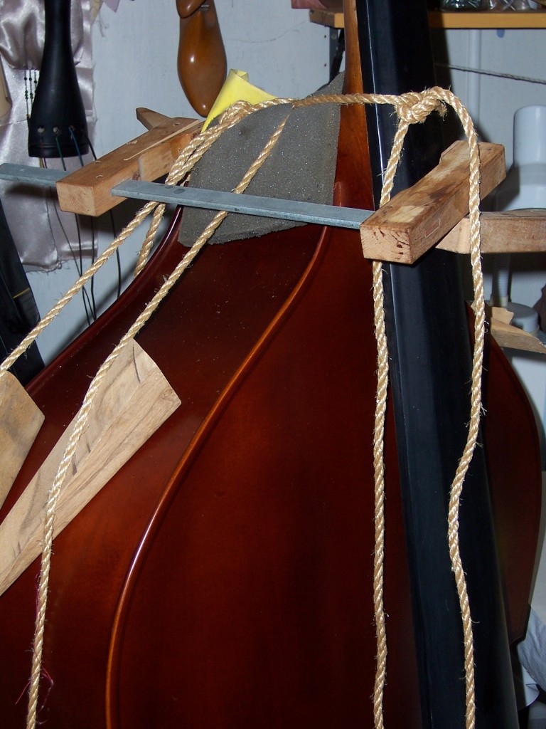 Clamping Double Bass Neck